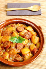 Patatas a la riojana con chorizo