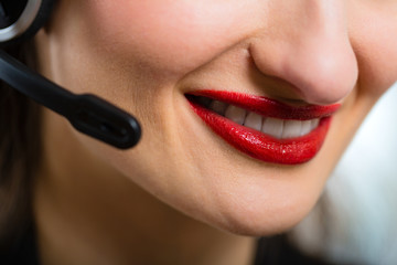 Junge Frau vom Kundenservice