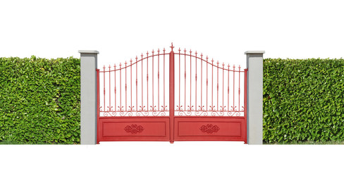 portail en fer forgé rouge avec haie de laurier
