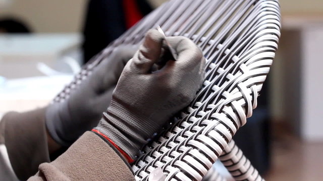 Making the rattan table.