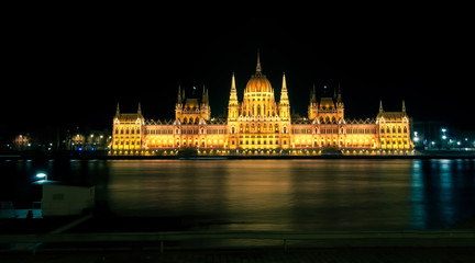Fototapeta na wymiar Hungarian Parliament by night