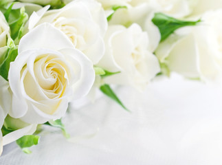 Obraz na płótnie Canvas Zbliżenie z białych róż