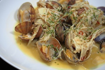 アサリのバター酒蒸し