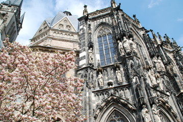 Aachen Dom Frühling