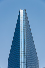 Fototapeta na wymiar Symmetrical Skyscraper