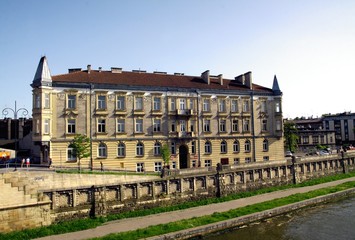 Fototapeta na wymiar old,big building in Krakow near Vistula river