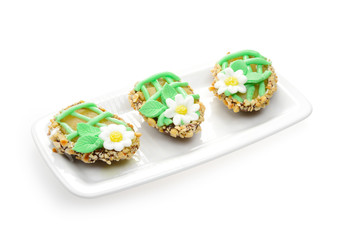 Dessert con uova decorate al cioccolato