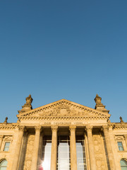 Fototapeta premium Berliner Reichstag mit Textfreiraum
