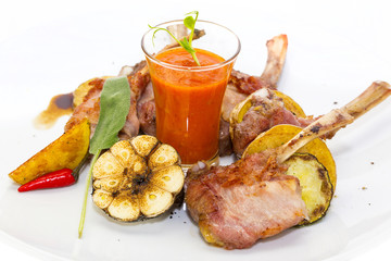 Ребра ягненка с морковно- томатным фрешем