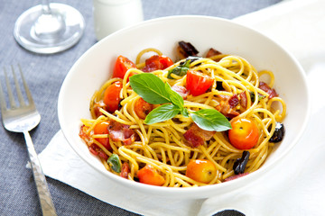 Spaghetti with bacon and dried chilli