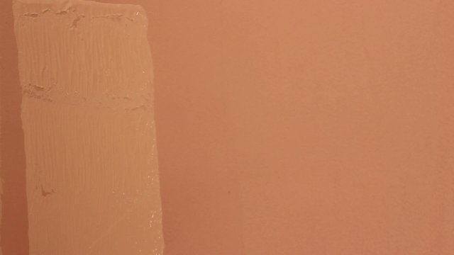 Primo piano di pittura con rullo