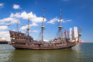 Fototapeta premium Pirate galleon ship on the water of Baltic Sea in Gdynia, Poland