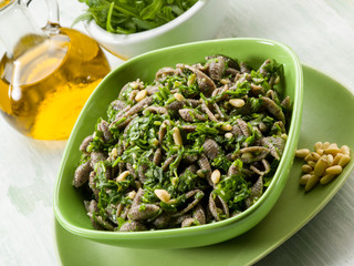 integral pasta with arugula pesto