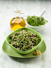 integral pasta with arugula pesto