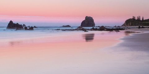 Naklejka na ściany i meble Glasshouse Rocks Beach at Sunset