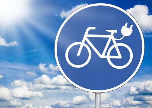Verkehrsschild mit E-Bike