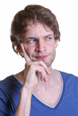 Ein misstrauischer Blick