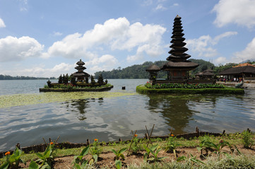 Il tempio di Pura Ulu Danau a Bedugul sull'isola di Bali