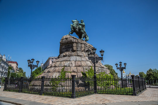Hetman Bogdan Khmelnitsky statue in Kiev, Ukraine
