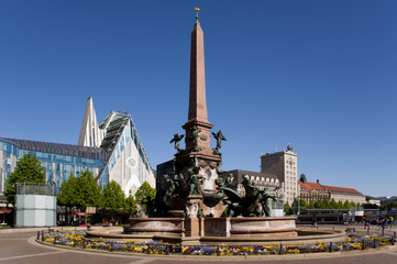 Leipzig Krochhochhaus Mendebrunnen und Universität