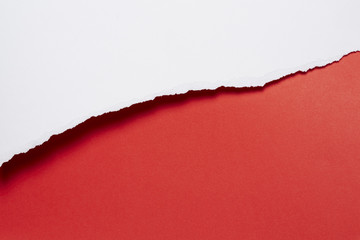 Papierabriss, schattiert, dunkelrot