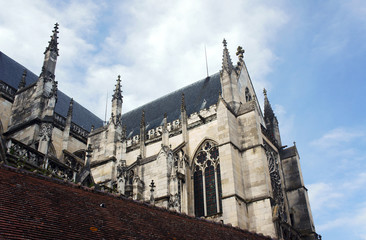 Fototapeta na wymiar Gothic church of the Saint-Pierre-et-Saint-Paul Cathedral,Troyes