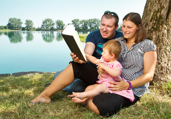 allegra famiglia al lago