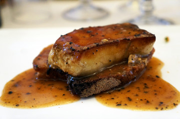 Foie gras poêlé sur toast