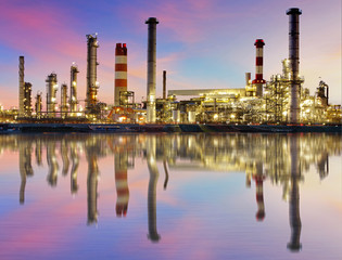 Fototapeta na wymiar Przemysłu Naftowego - rafineria