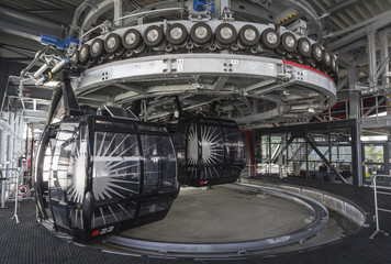 Obraz premium Bottom station of modern cable car