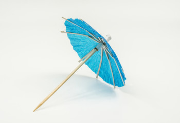 blauer Cocktailschirm