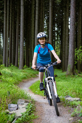 Obraz premium Healthy lifestyle - woman cycling