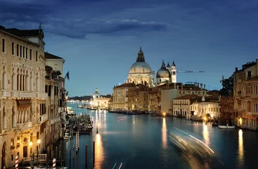 Canal Grande und Basilika Santa Maria della Salute, Venedig, Italien © Iakov Kalinin