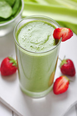 Green vegetable smoothie