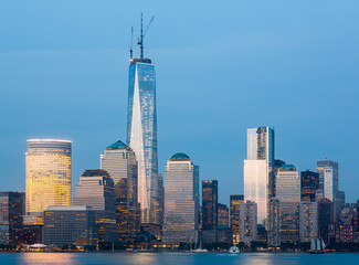 Naklejka premium Skyline of Lower Manhattan at night