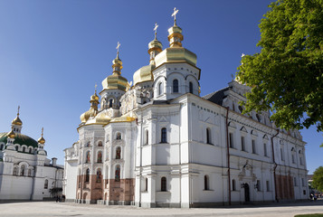 Fototapeta na wymiar Kievo-Pecherskaya Lavra. Cathedral of the assumption