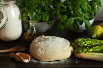 Hefeteig für vegetarische Pizza