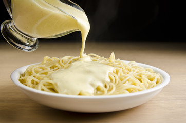 Spaghetti with white sauce