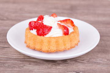 strawberries in baskets biscuit