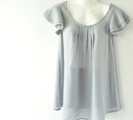 Hellgraue transparente Bluse