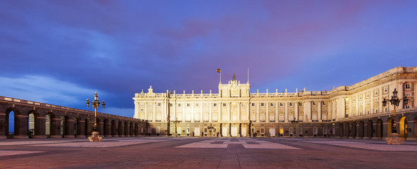 Obraz premium Royal Palace in evening. Madrid