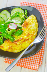 omelette with salad