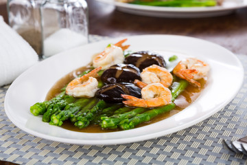 Asparagus with Shrimp
