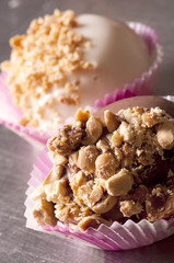 dolcini con cioccolato e mandorle