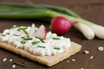 knäckebrot mit frischkäse