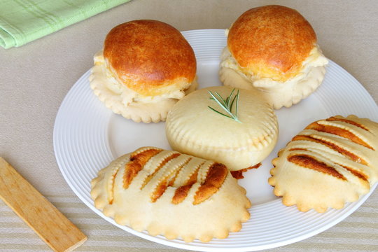 Empanadas t&iacute;picas de Menorca, formatjades