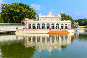 Fototapeta na wymiar Bang Pa-In Palace in Ayuthaya, Thailand.