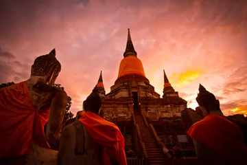Photo sur Aluminium Bouddha Bouddhas et pagode dans la province d& 39 Ayutthaya en Thaïlande