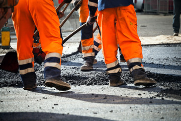 Road construction, teamwork - 52747511