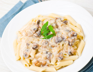 penne pasta with mushroom sauce